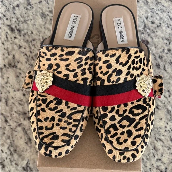 Steve Madden Leopard Print Mule with Red & Black Band and Gold Lion Accent - Picture 4 of 4